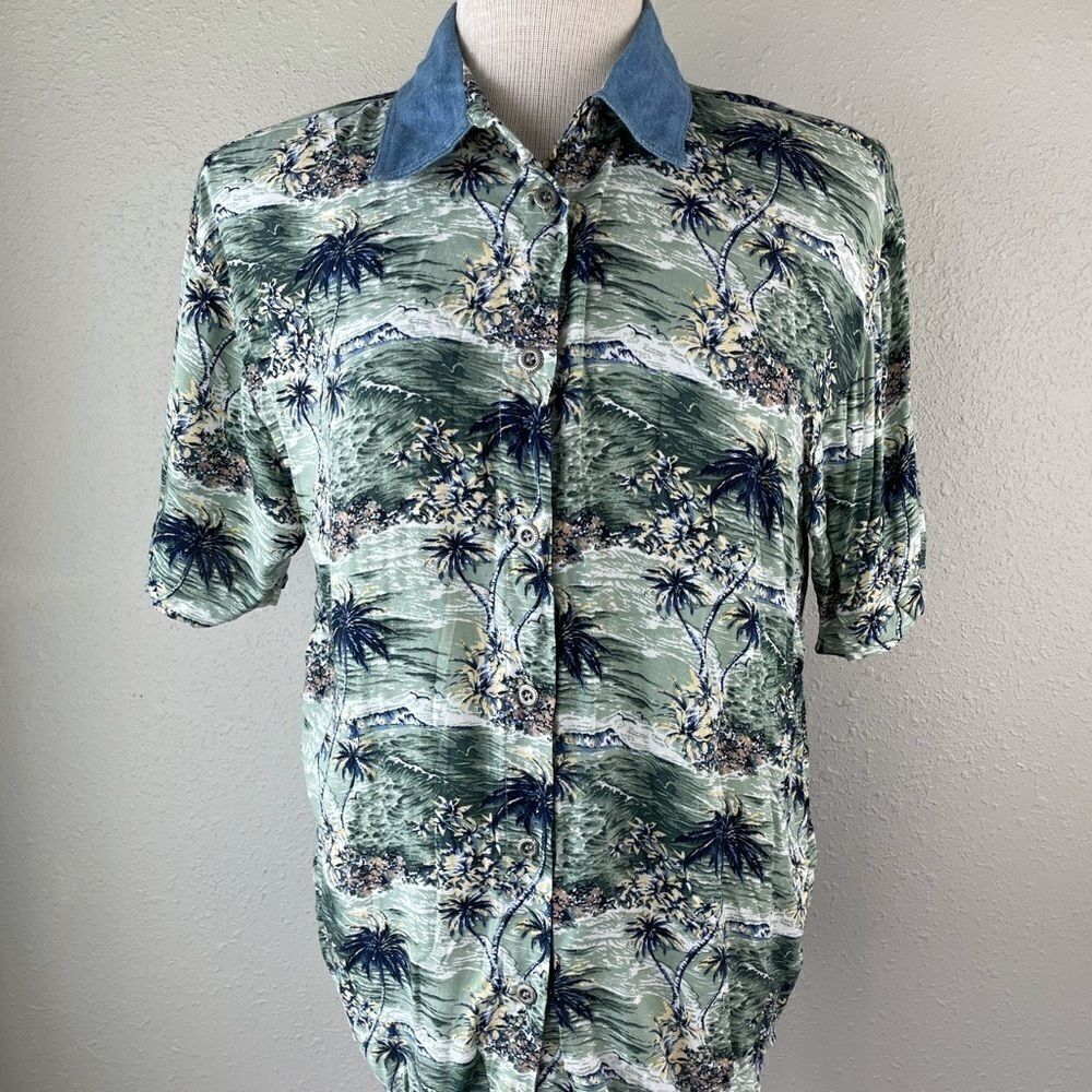 Capacity Palm Tree Shirt & Matching Shorts EUC